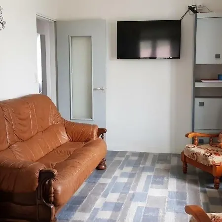 House Mais 6 Pieces- 12 Couchages - *